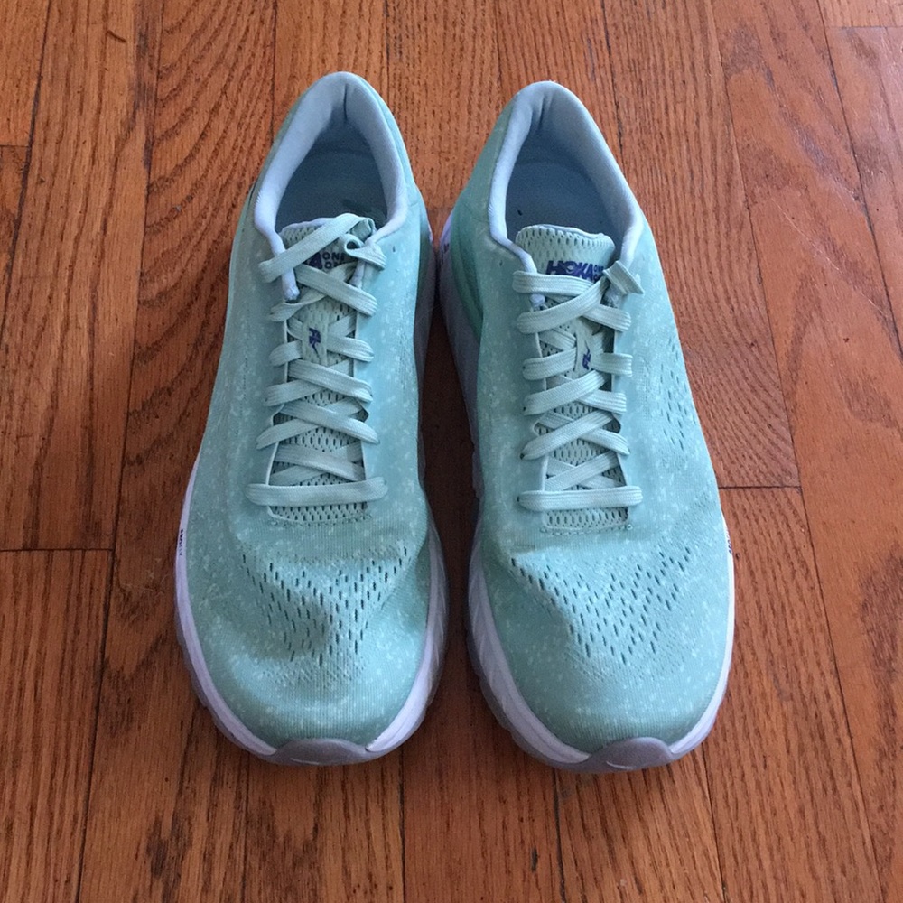 Hoka Cavu 2